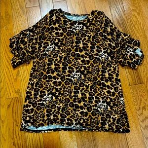 Leopard shirt sleeved ruffle top